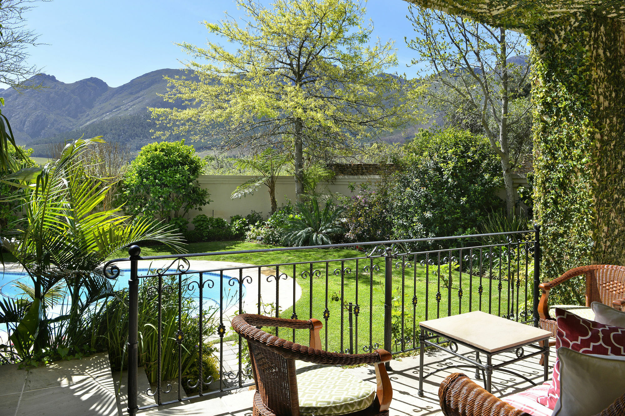 21 Roux Street Franschhoek Hotel Exterior photo